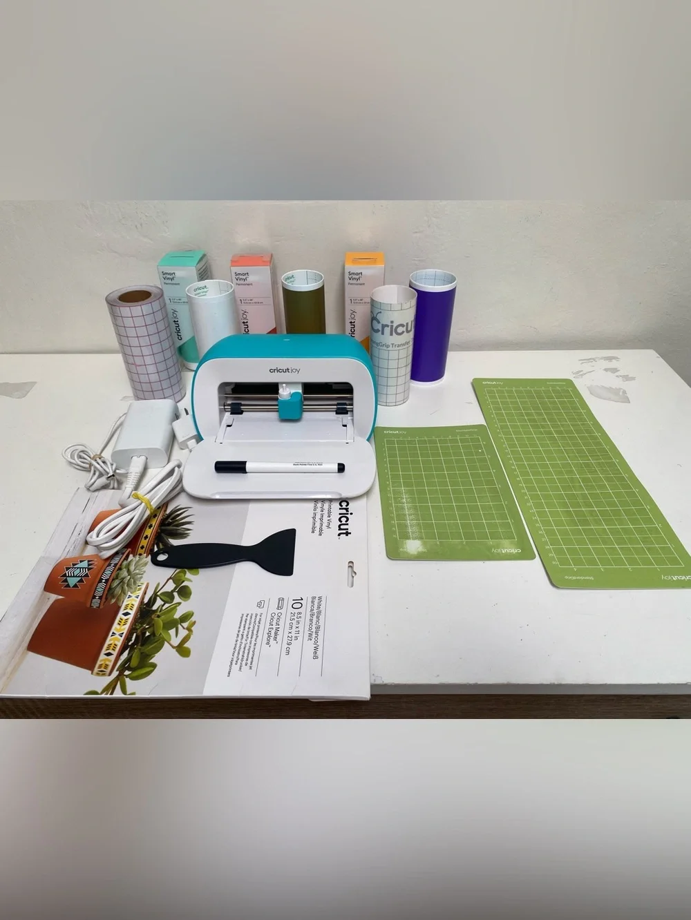 Cricut Joy Machine Bundle With Lots Of Extras Smart Vinyl- Tools- Pen Scrapbook